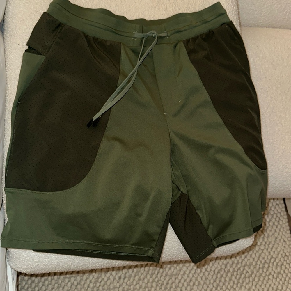 Lululemon shorts size M